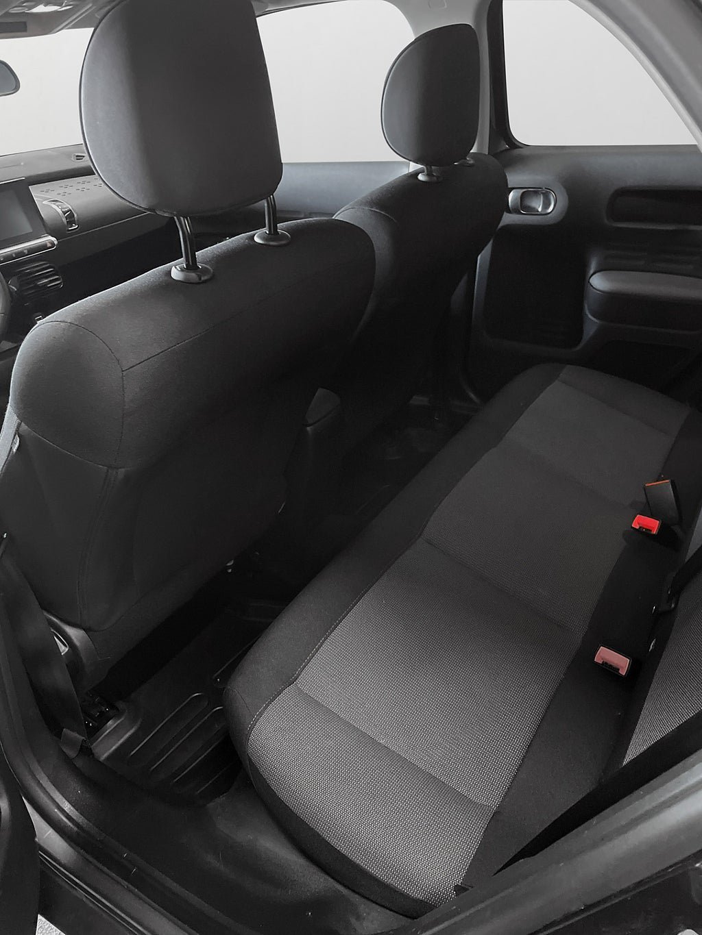 Vehicle Image 16