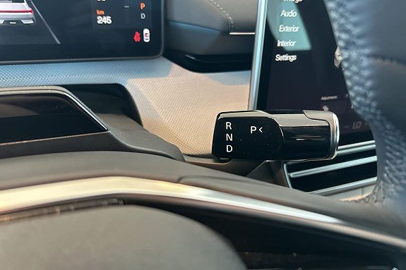 Vehicle Image 33