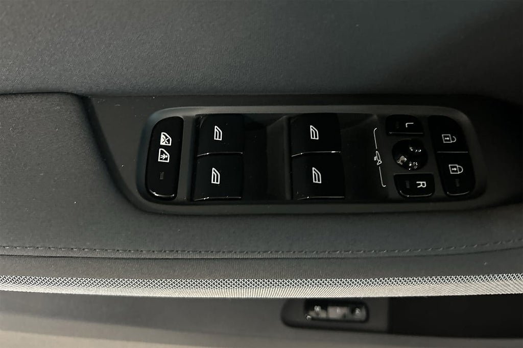 Vehicle Image 29