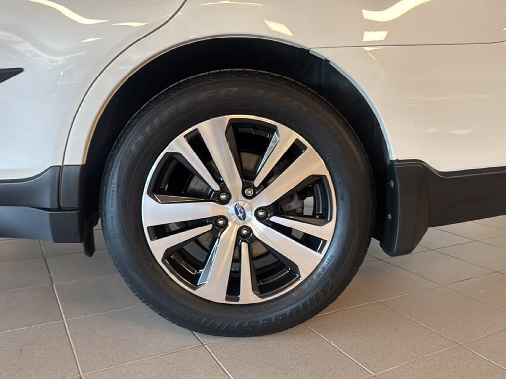 Vehicle Image 17