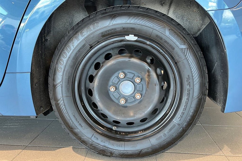 Vehicle Image 18