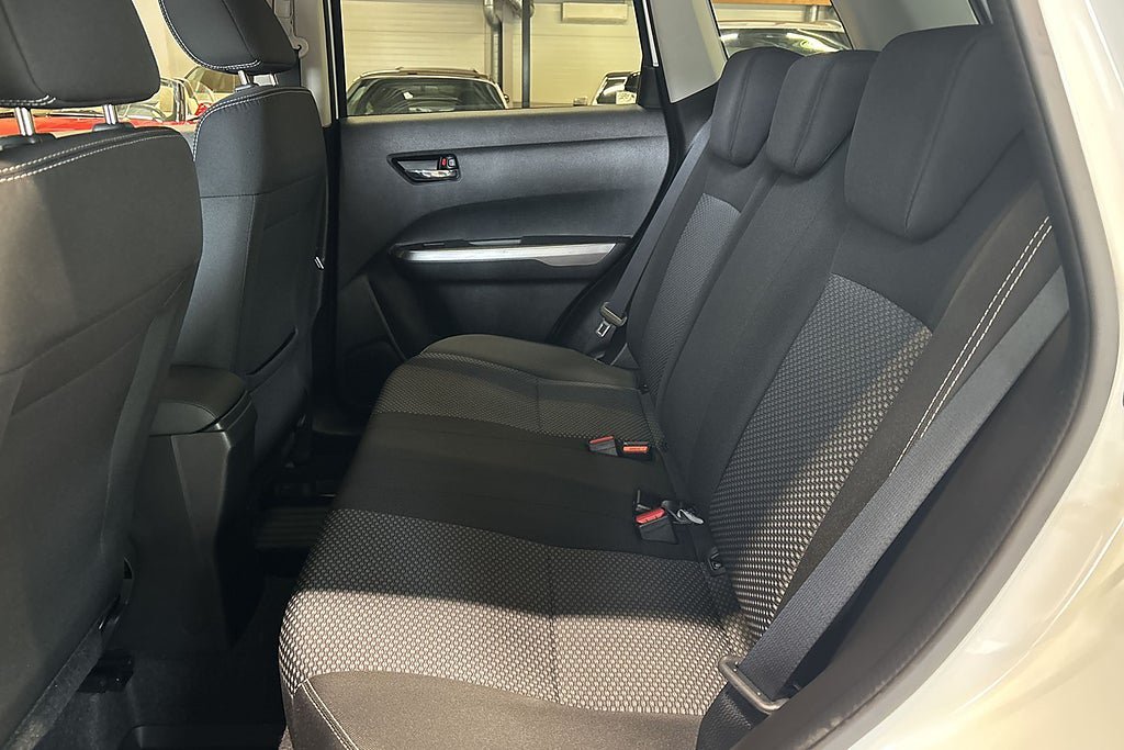 Vehicle Image 7