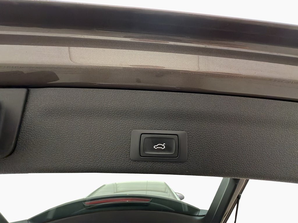 Vehicle Image 26