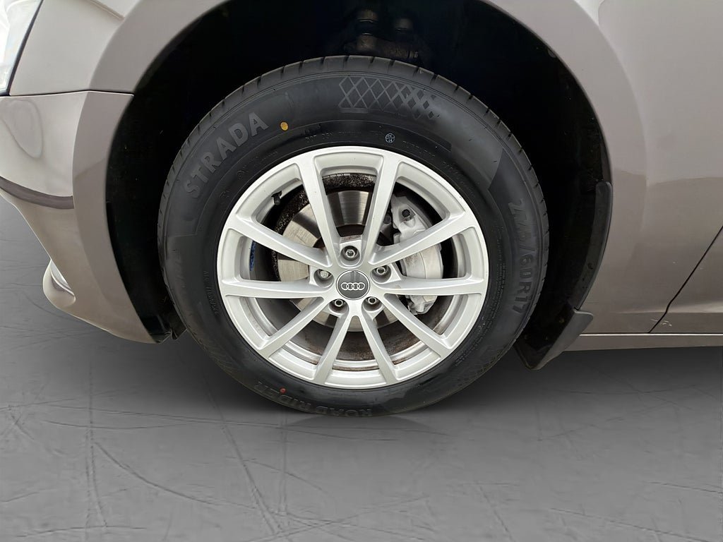 Vehicle Image 30