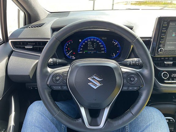 Vehicle Image 12