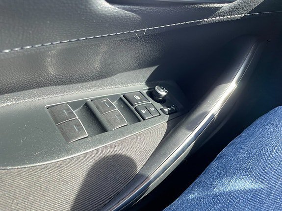 Vehicle Image 33