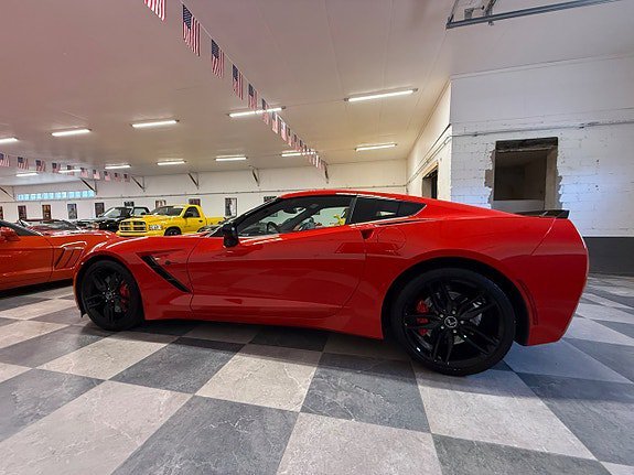 Vehicle Image 8