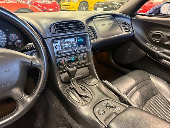 Vehicle Image 24