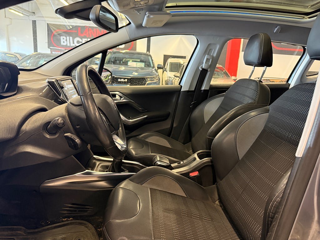 Vehicle Image 10