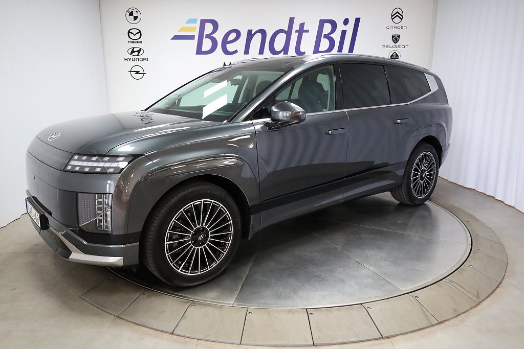 Vehicle Image 6
