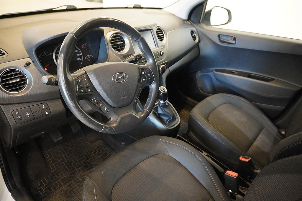 Vehicle Image 10