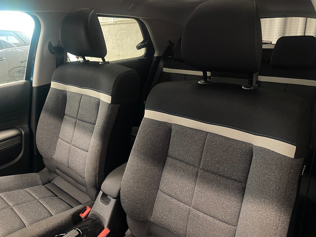 Vehicle Image 11