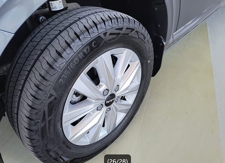 Vehicle Image 16