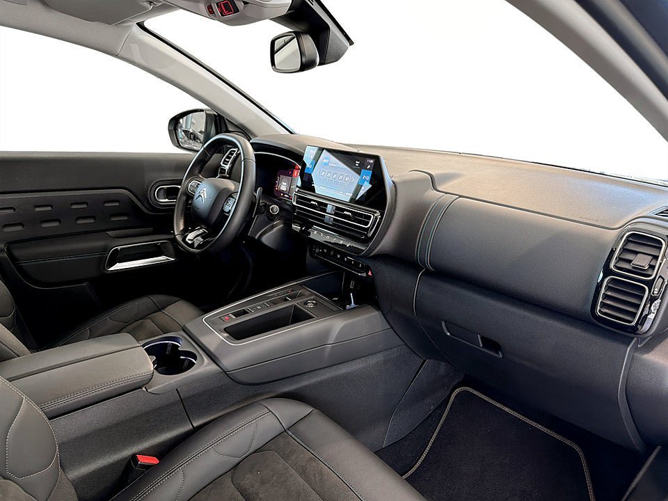 Vehicle Image 13