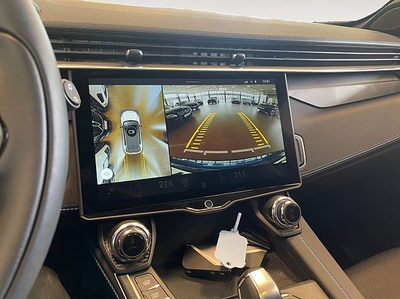 Vehicle Image 19