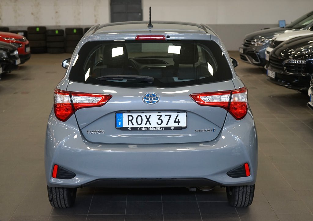 Vehicle Image 6