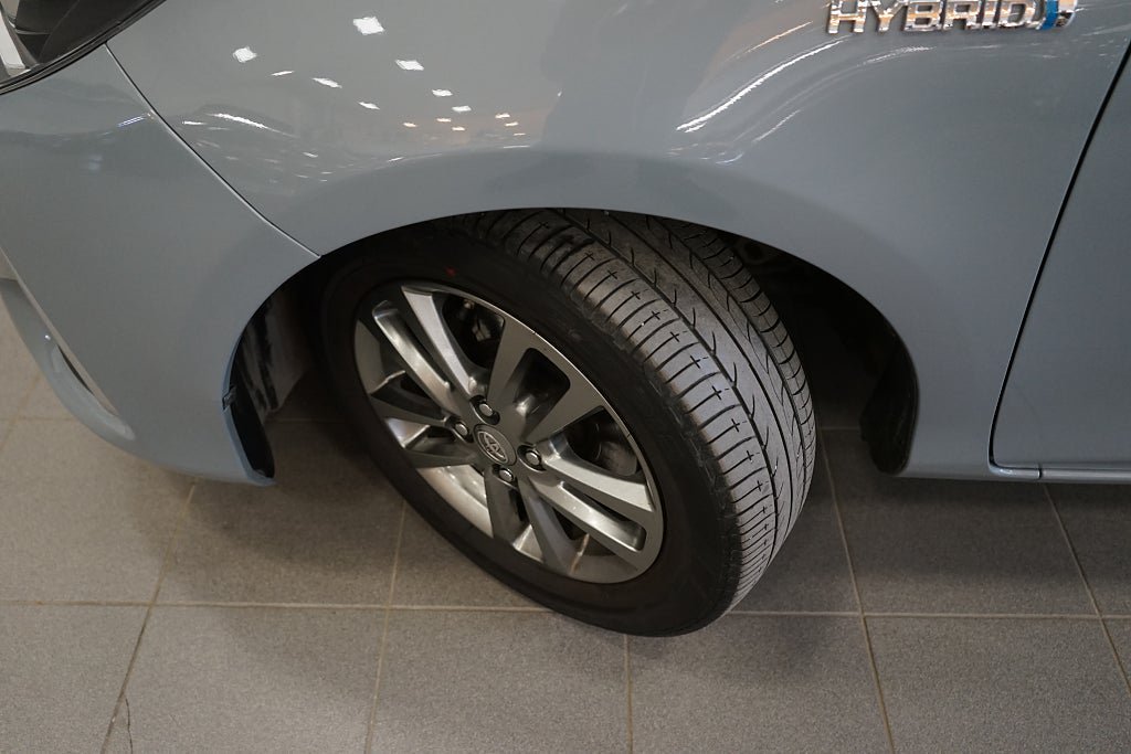 Vehicle Image 8