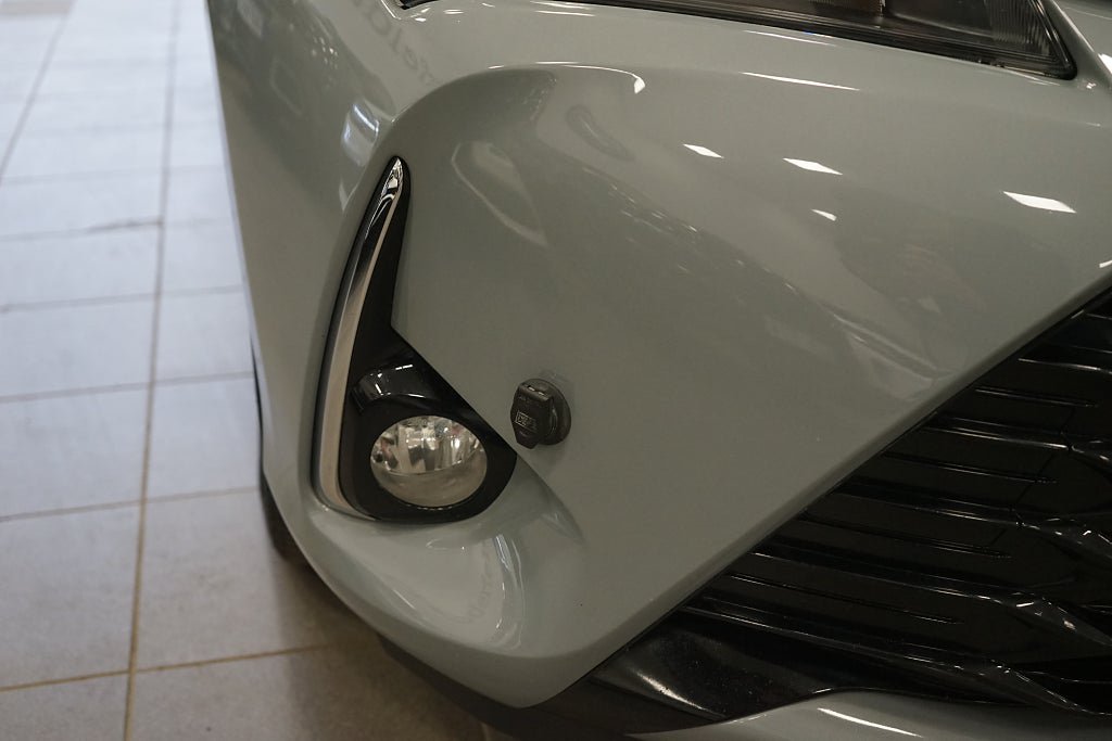 Vehicle Image 9