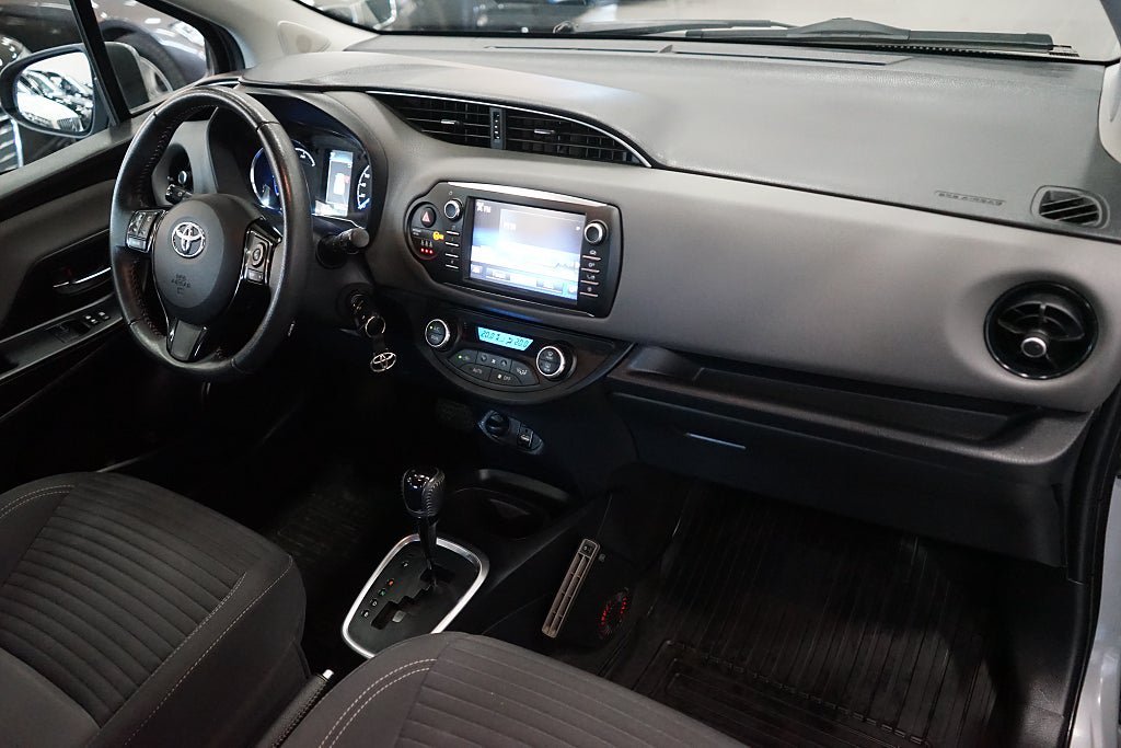Vehicle Image 14
