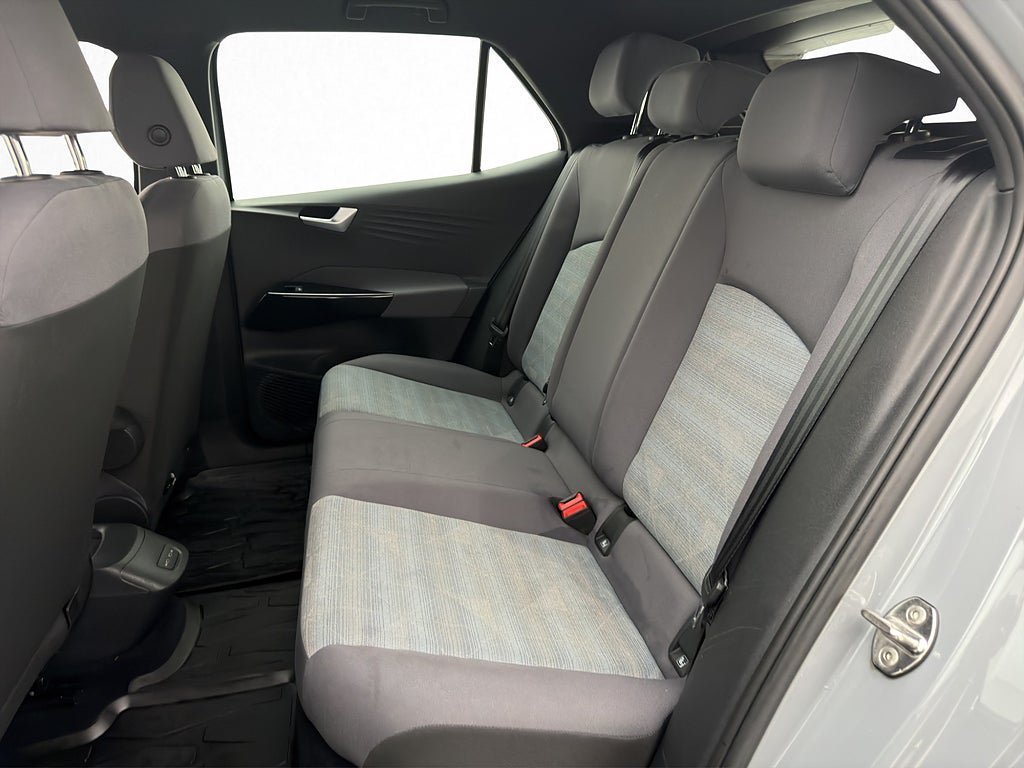 Vehicle Image 21