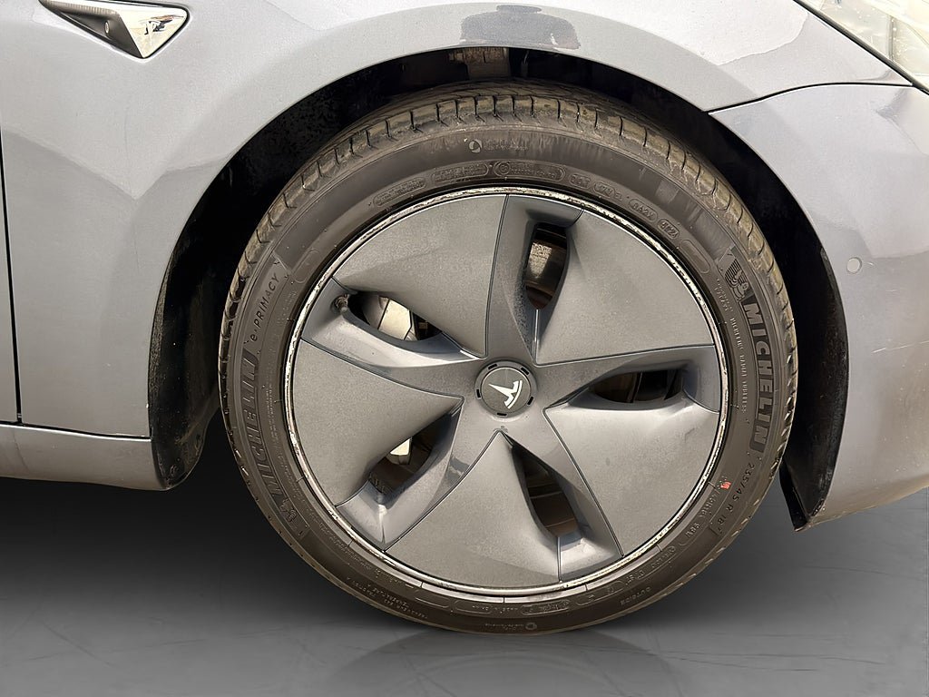 Vehicle Image 30