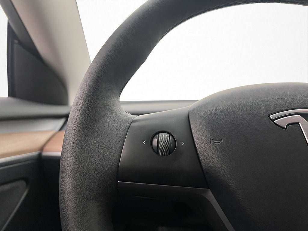 Vehicle Image 27