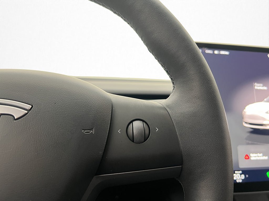 Vehicle Image 28