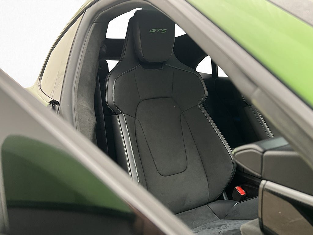 Vehicle Image 29