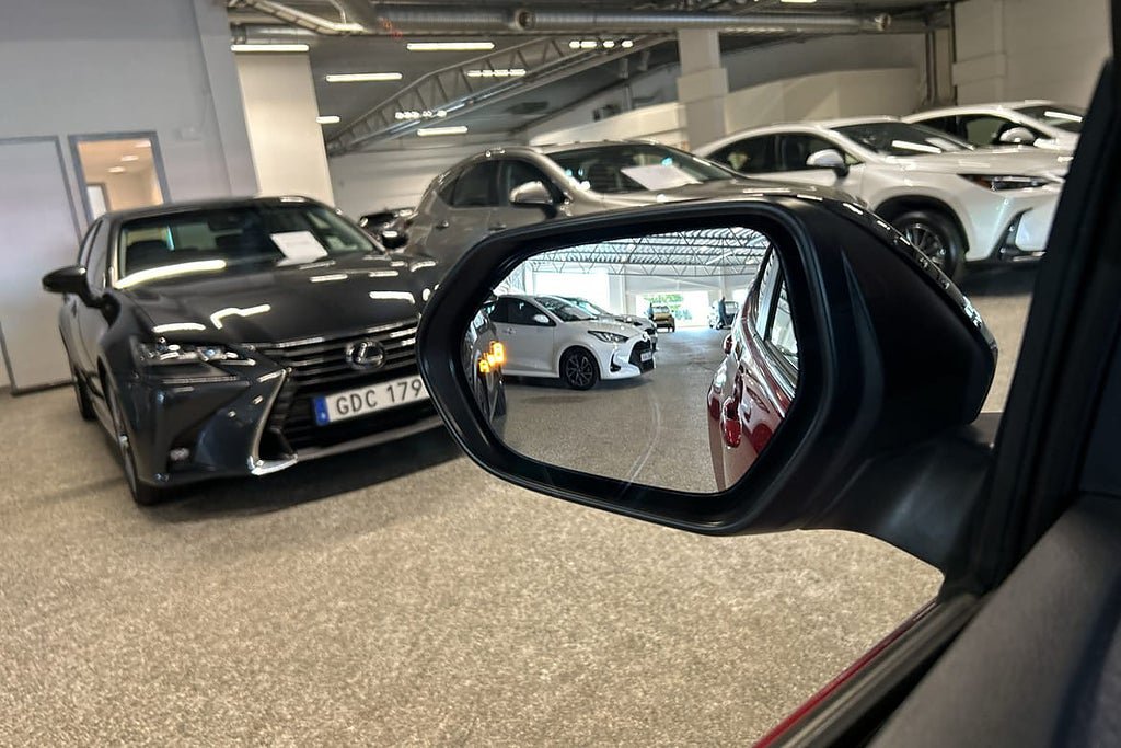 Vehicle Image 12