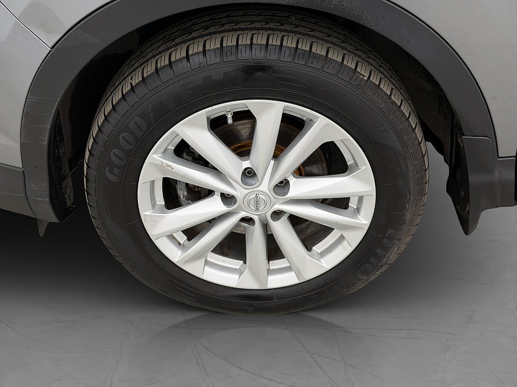 Vehicle Image 25