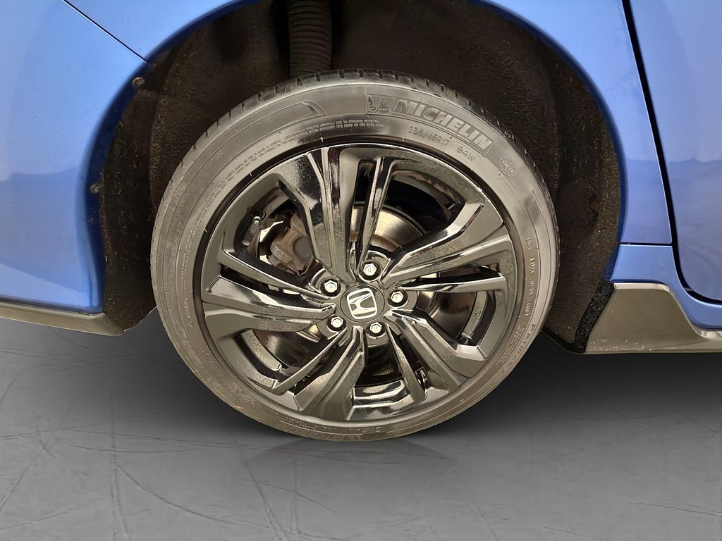 Vehicle Image 30