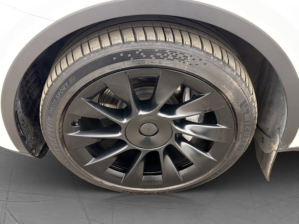 Vehicle Image 32