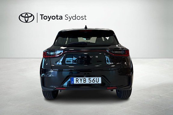 Vehicle Image 4