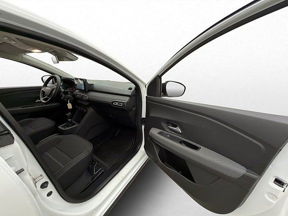 Vehicle Image 24