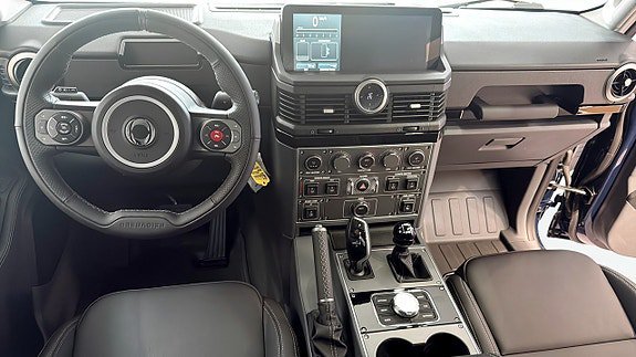 Vehicle Image 4