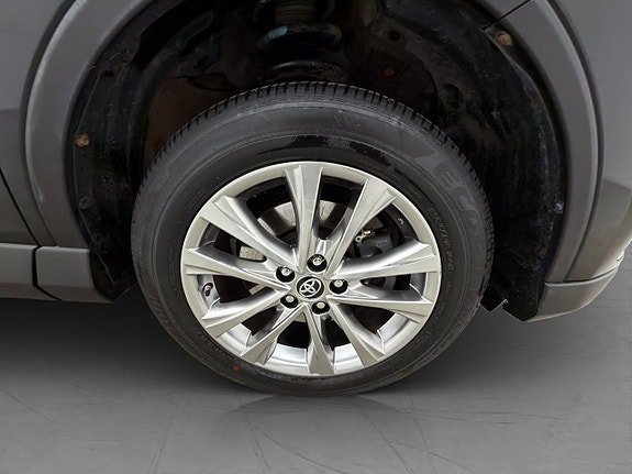 Vehicle Image 32