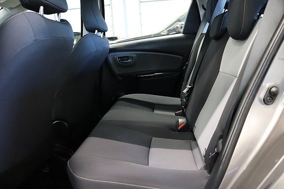 Vehicle Image 21