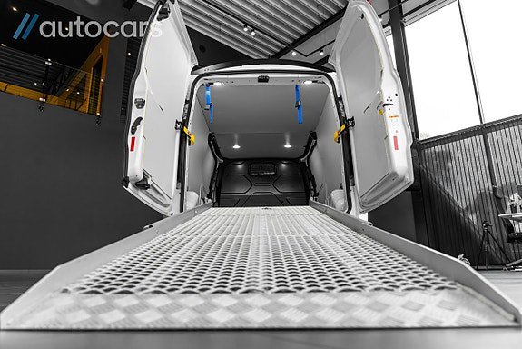 Vehicle Image 13