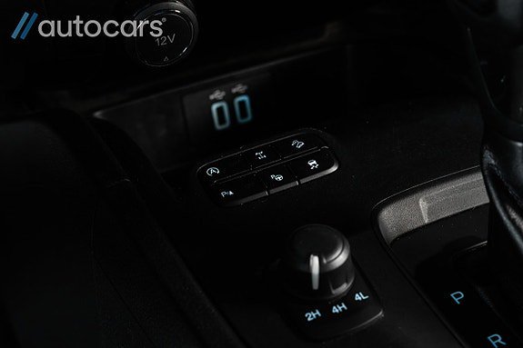 Vehicle Image 32