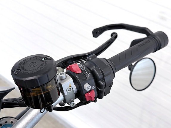 Vehicle Image 9