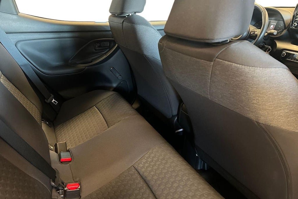 Vehicle Image 9