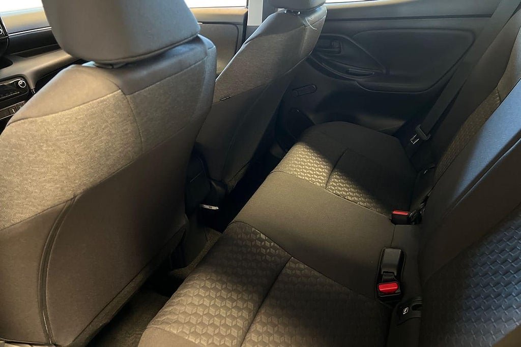 Vehicle Image 13
