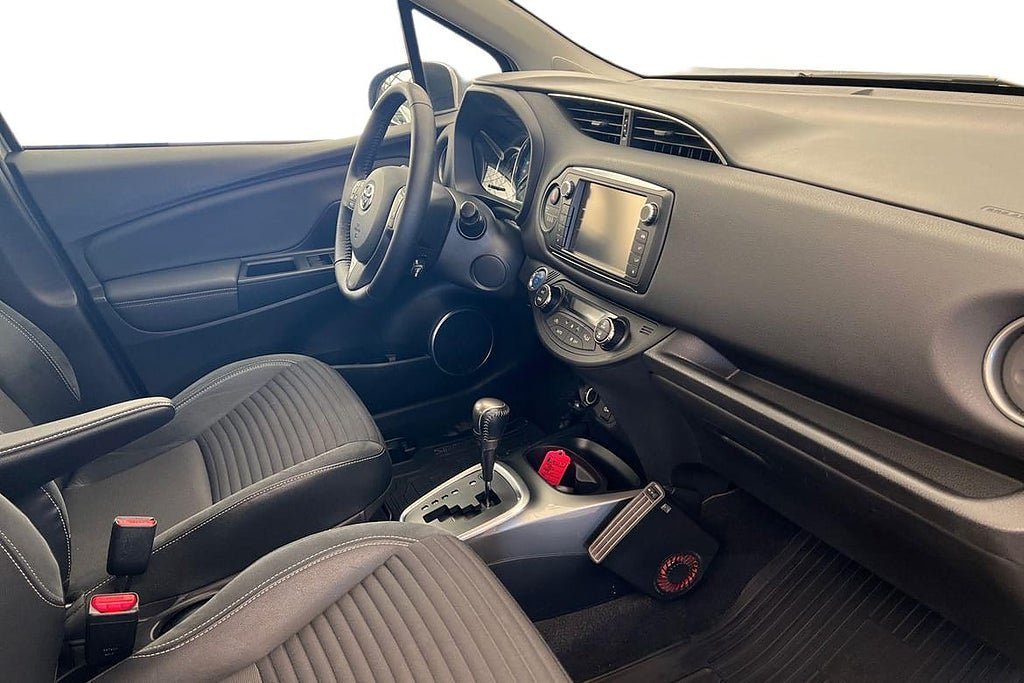 Vehicle Image 7