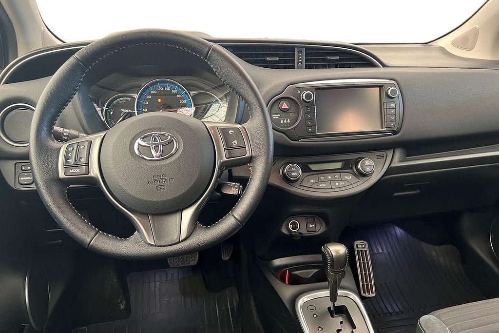 Vehicle Image 10