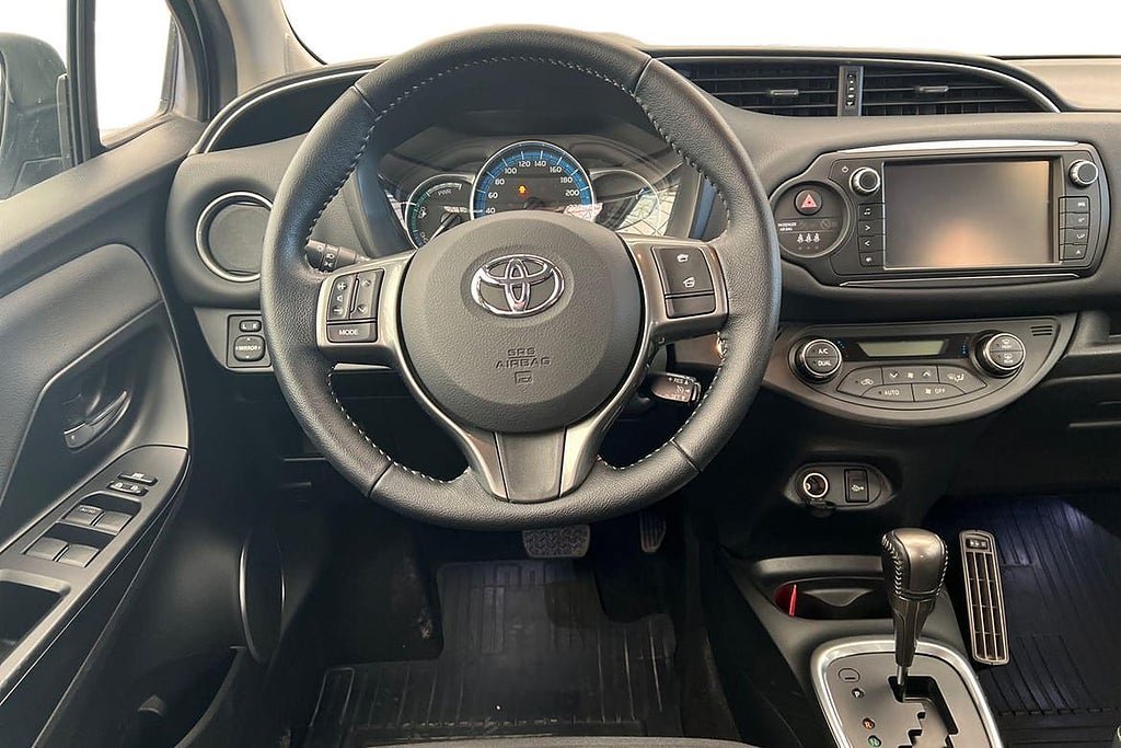Vehicle Image 11