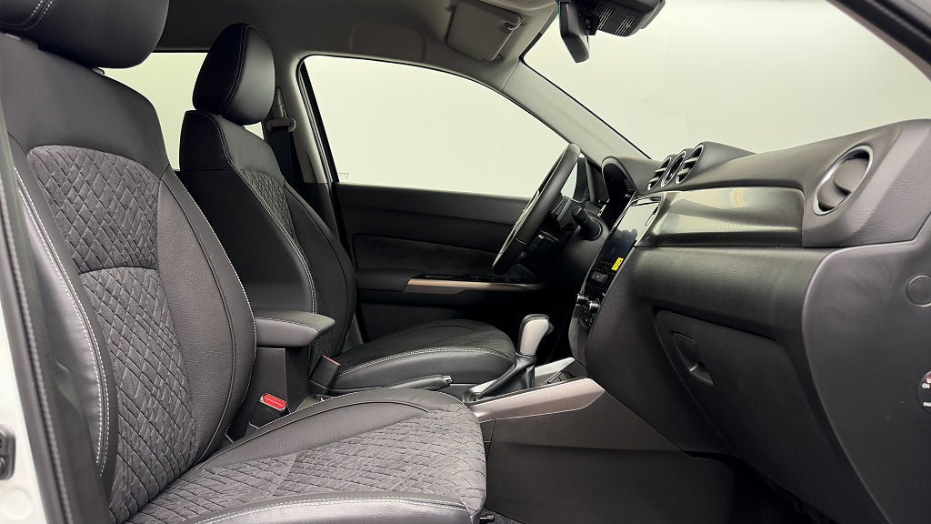 Vehicle Image 6