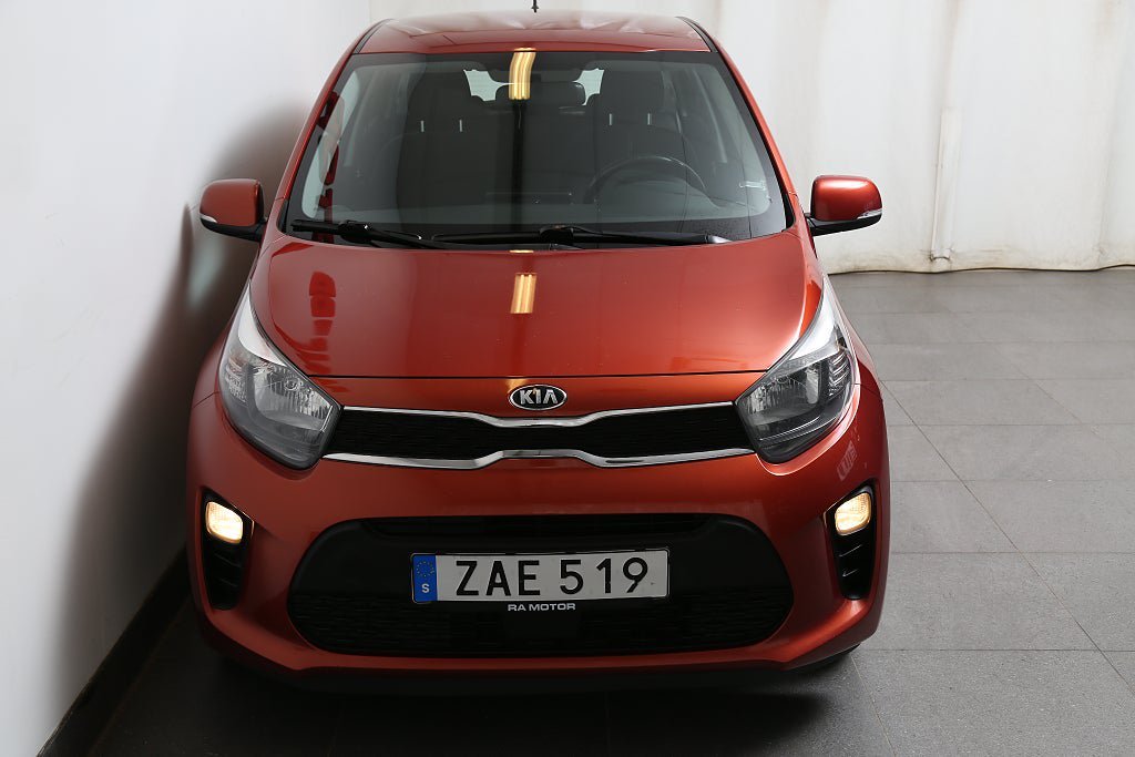 Vehicle Image 6