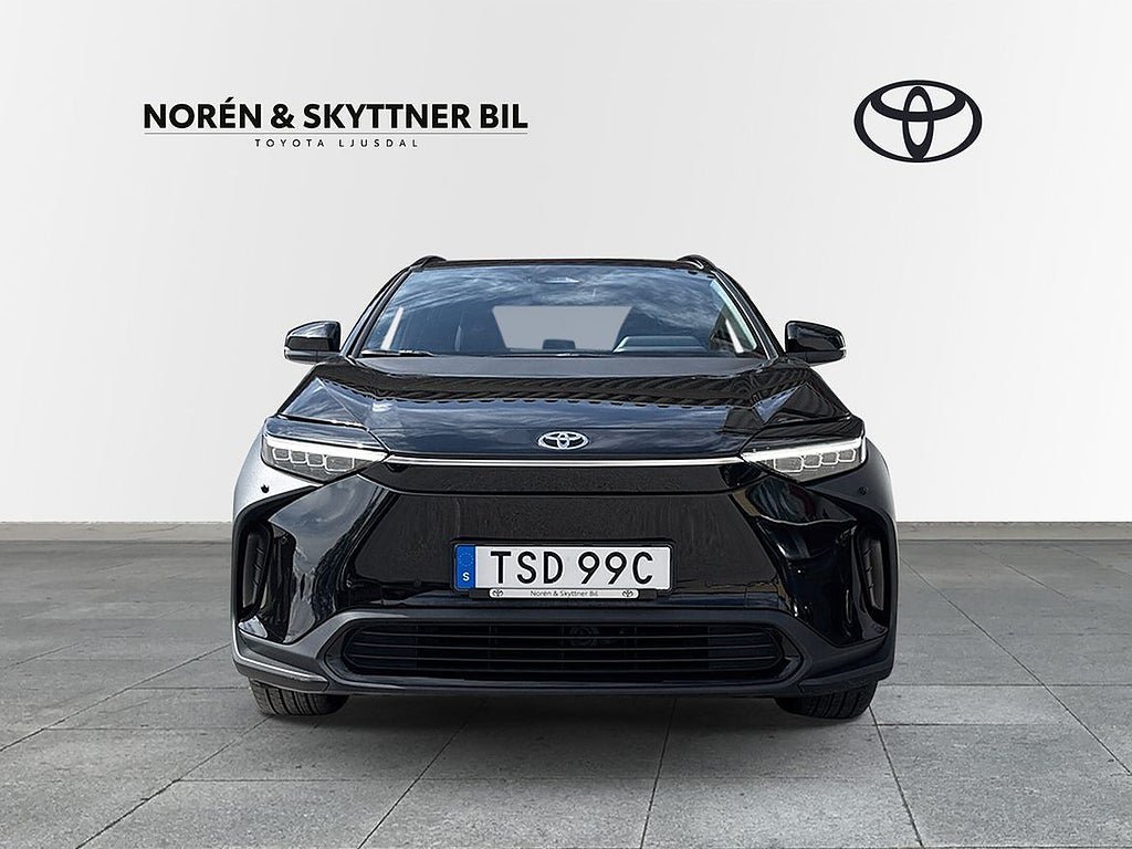 Vehicle Image 6