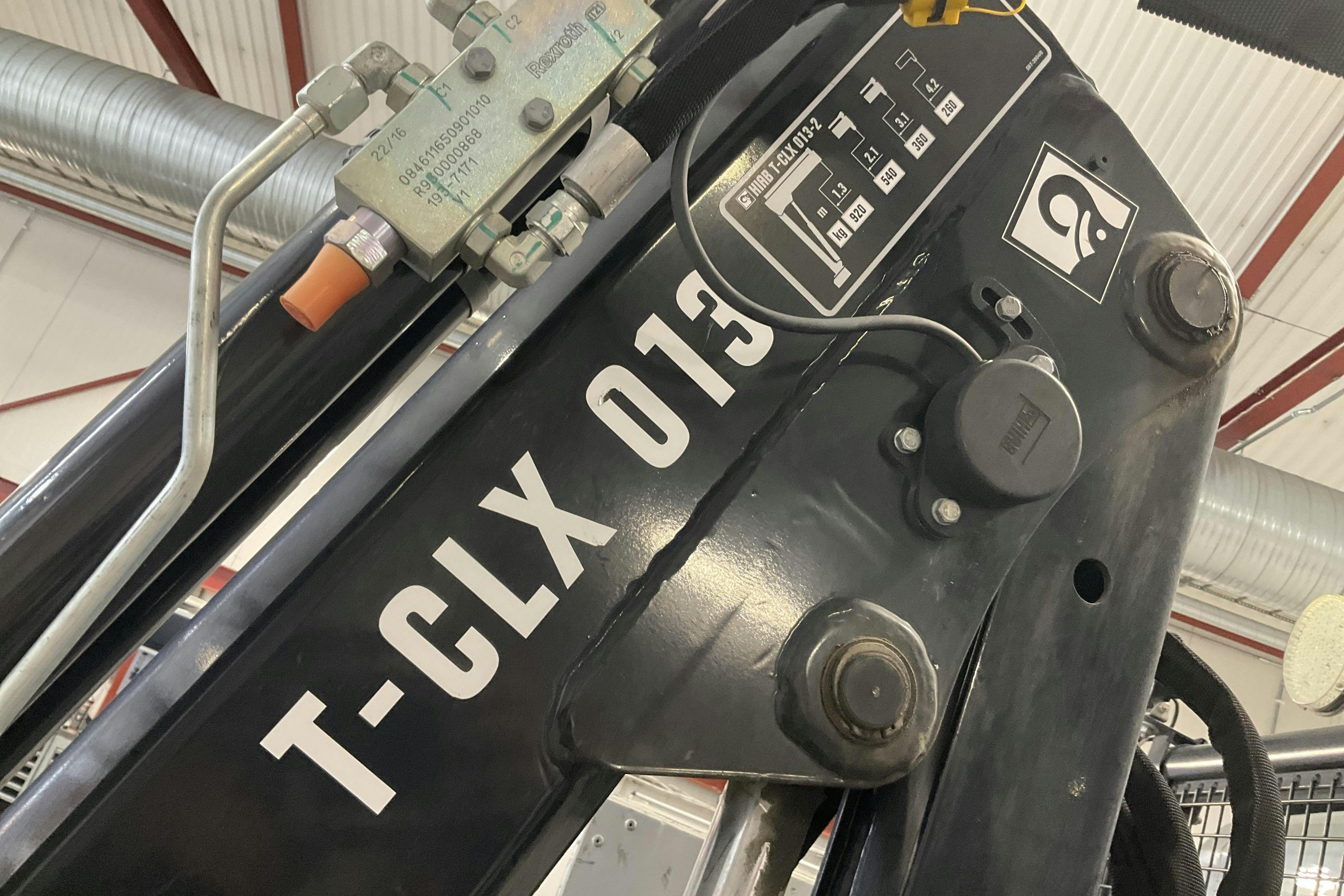 Vehicle Image 11