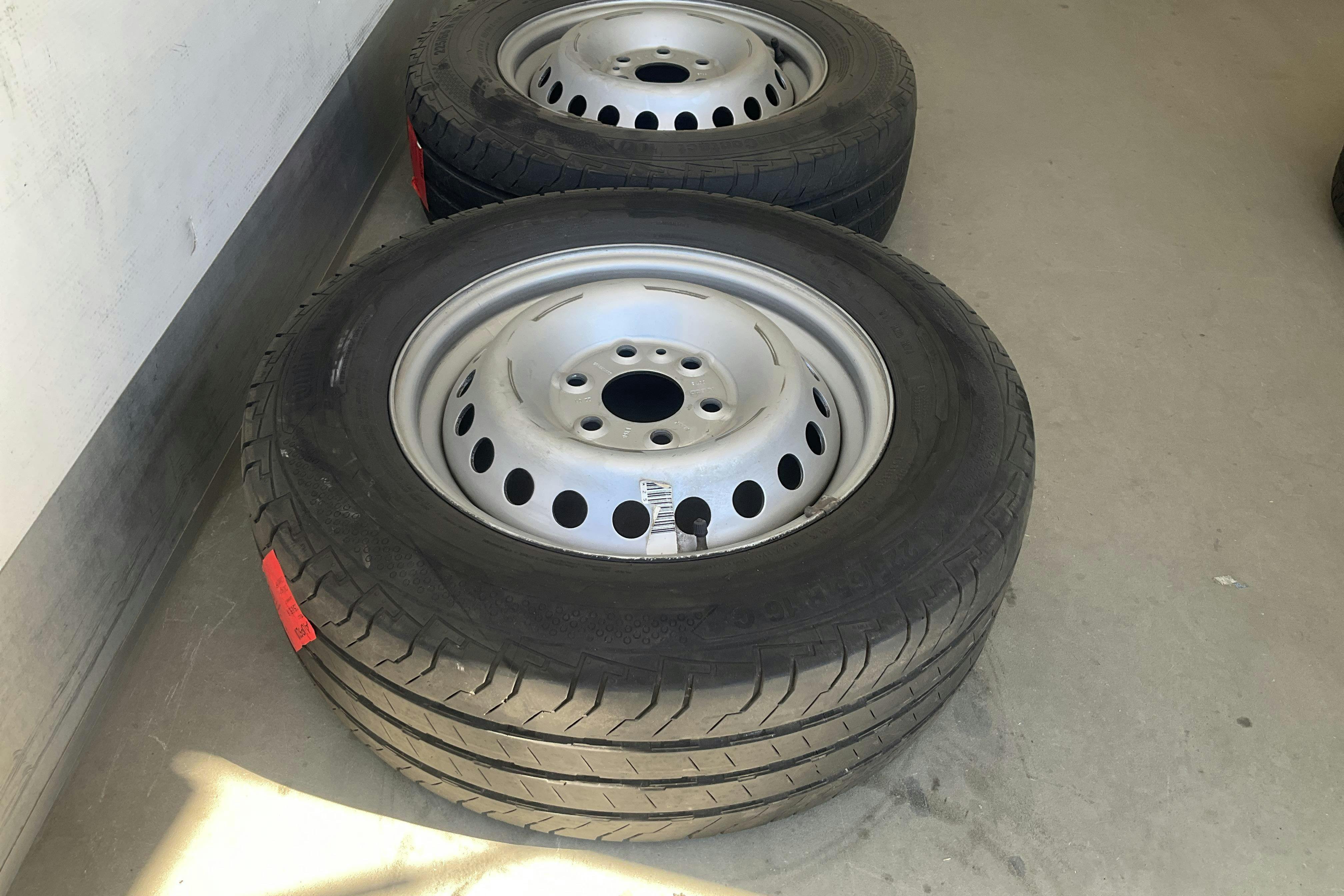 Vehicle Image 11